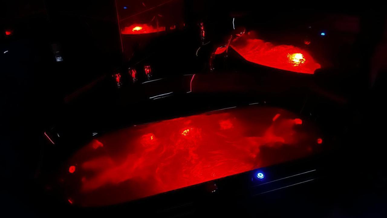 Bdsm Red Apartament